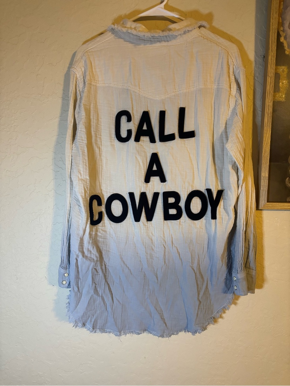 Lainey Wilson X Wrangler - Picture 3 of 5